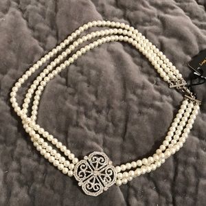 Pearl necklace with crystal design 18” in length